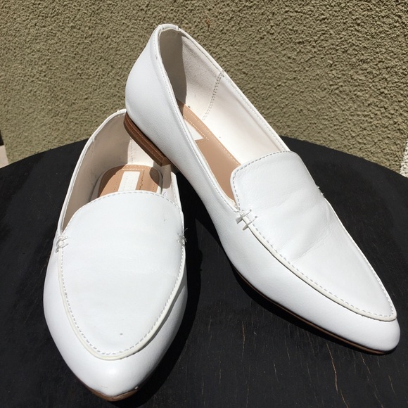 🌷🪷 Lovely white loafer flats. Only worn once on carpet for a few hours. - Picture 2 of 10
